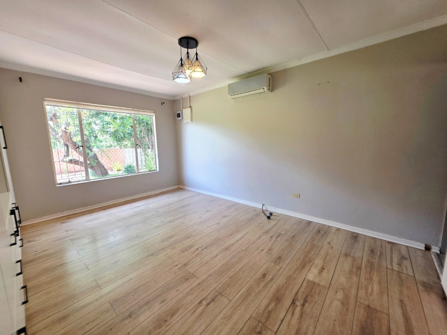 5 Bedroom Property for Sale in Pellissier Free State